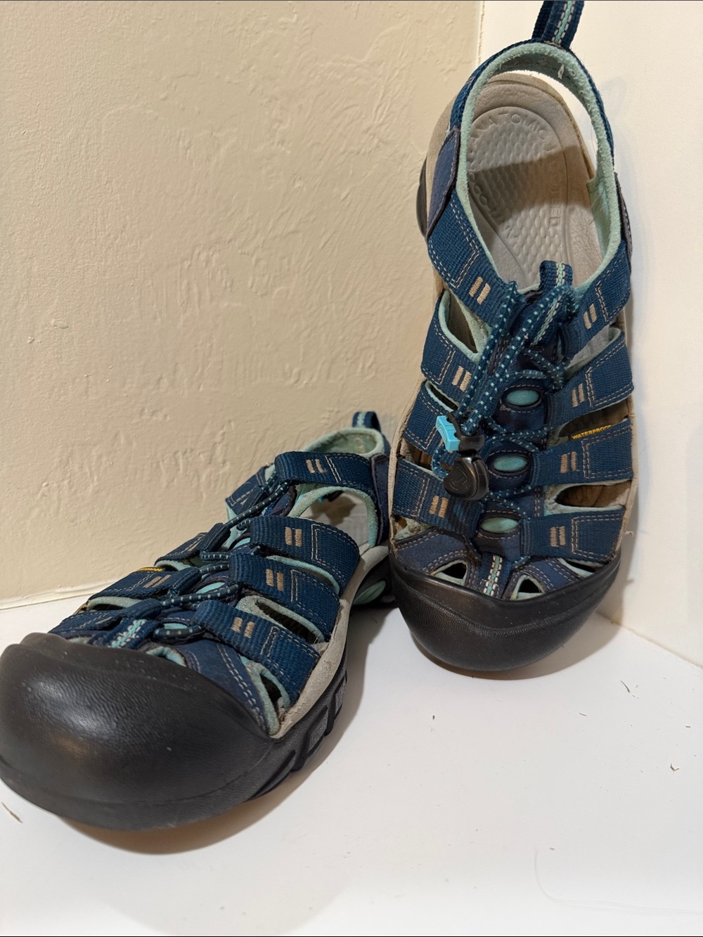 Women's Keen Navy and Aqua Closed-Toe Sport Sandals Size 9